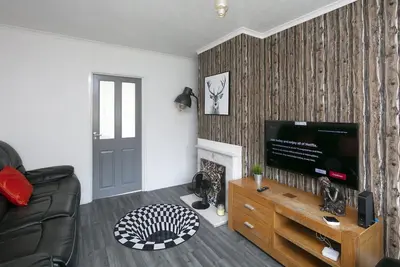 Image de 3 Bedroom Contractors House Near New Cross Hospital