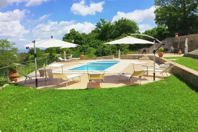 Image de Villa panoramique avec piscine et bain à bulles
