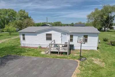 Image de Peaceful living just outside of town