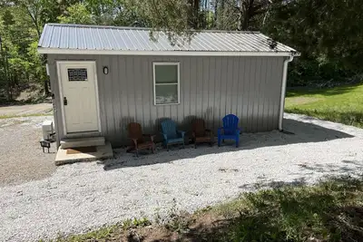 Image de Timy Home near Wolf Creek Marina & multiple boat ramps with a full kitchen