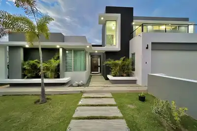 Image de Private Pool, Hydromassage Jacuzzi & short drive away from amazing beaches.