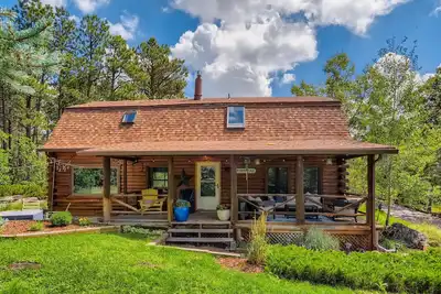 Image de Private and Cozy 4bd/2. 5ba Cabin w/ Hot Tub