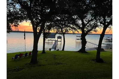 Image de Fam Friendly Eagle Mt. Lakehouse, Waterfront