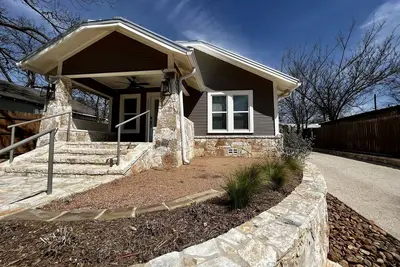 Image de Clean & Bright Cottage in Hill Country with Private River Access