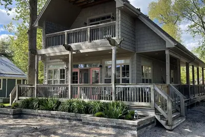 Image de Luxury lakeside Retreat