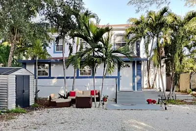 Miami Townhouse with Patio, Gazebo, Free Parking, Miami Townhouse with Parking and Gazebo
