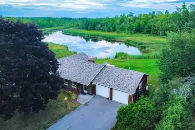 Image de Beautiful private Lake Front Cottage for rent at Campbellford town