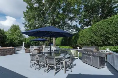 Image de Elegant private resort style North Shore home