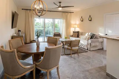 Image de New! Luxury 1-Bed Condo in Upscale Gated Community!