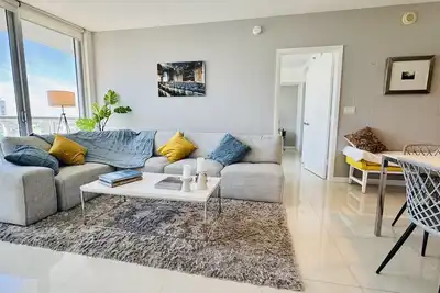 Image de Unique Chic Icon Brickell 1b View Pool spa Full