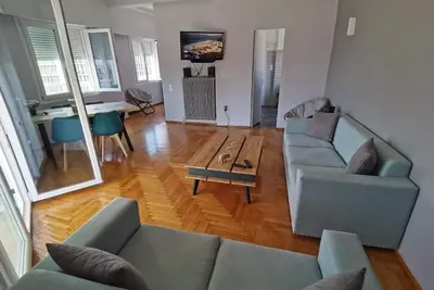 Image de Penthouse w superfast internet - 2 min from metro station!