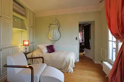 Image de 2 bedroom with Invalides view