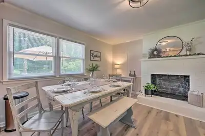 Image de Charming Retreat on 5 Acres w/ Deck & Grill!