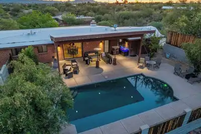 Image de Contemporary Resort w/ Heated Pool+Sports Court