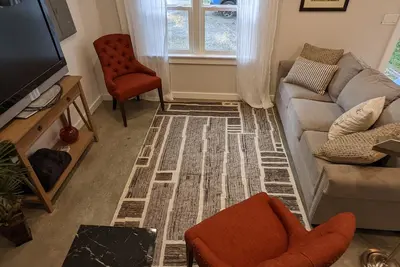 Image de Farmhouse Chic - 2 Bed, Luxe Finishes, huge yard