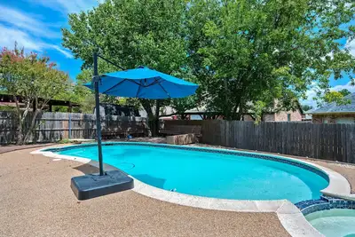 Image de Tranquil Home with Pool sleeps 8