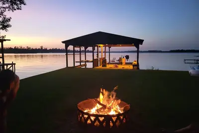 Image de Welcome to Maison de Couillon! Beautiful lake house on serene Bundick Lake!