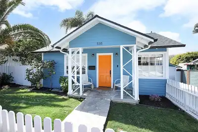 Image de Inn Through the Orange Door - Laguna Village cottage