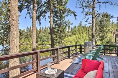 Image de Renovated Hauser Lake Retreat: Walk to Beach!