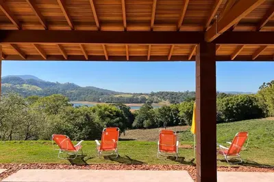 Image de House with fireplace in front of the dam
