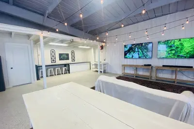 Image de Renovated 1-3 bedroom barn house, minutes to town