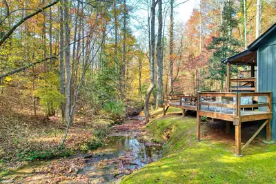 Image de Peace & Tranquility + Apple Picking, Wine, S'mores, Fishing!