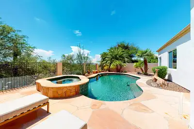 Image de Delightful home with backyard oasis - private pool with spa, cozy patio