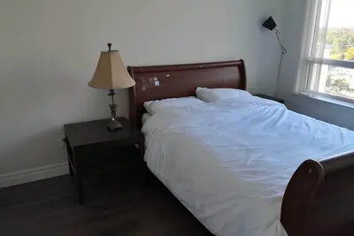 Image de Cozy North York Centre 1 Br Condo + Parking