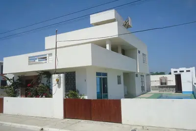 Image de Holiday house with swimming pool facing the sea