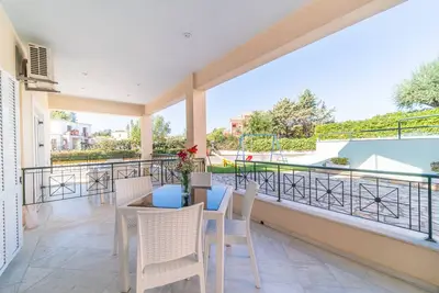 Image de Studio de vacances \"Saint Nicholas Beach\" avec vue sur le jardin, piscine partagée et Wi-Fi