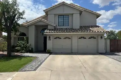 Image de Lovely 4 bedroom home with pool and extras!