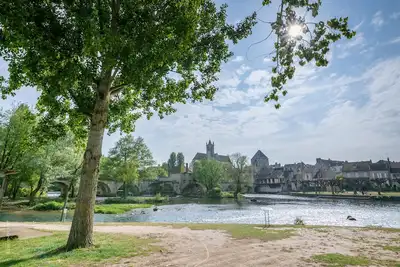Image de My T2 cocoon at the water's edge in moret sur loing
