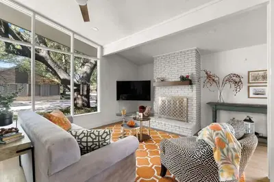 Image de Centrally located 3 bedroom luxury retreat