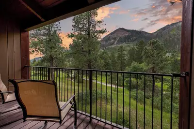 Image de Silver Pines (#571) |10 min to Ski - Private Deck - Golf - Ac - Pool/Hot Tub