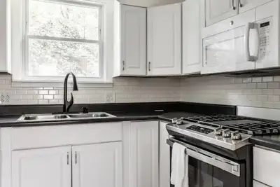 Image de Pet friendly 2br home with office