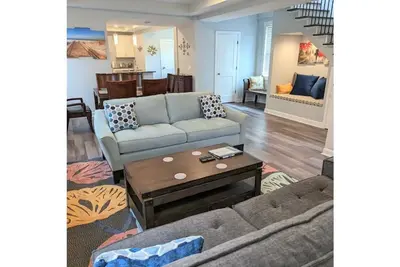 Downtown Luxury: King Suite - Riverwalk/Castle St!