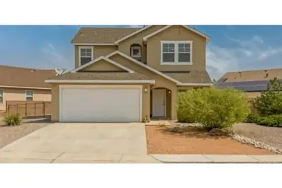 Image de Beautiful. 4 Bedroom, 2. 5 bathroom Home