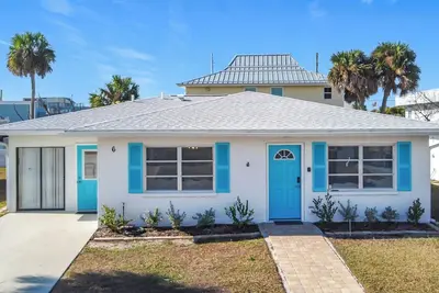 Image de Englewood Fl Beach Villa - Walk to Beach!