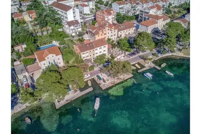 Image de Stone Home Kotor - 4 bedroom beachfront house!