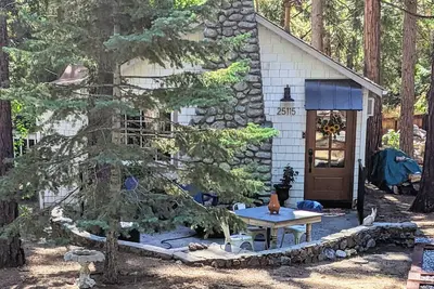 Image de Charming Fox Cottage w/ Wood Burning Fireplace