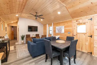 Image de This cabin is a 1 bedroom(s), 1 bathrooms, located in Stanton, Ky.