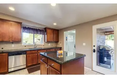 Hikers dream- 3 bed/2 bath dog friendly home