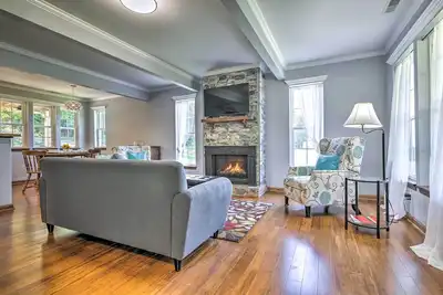 Image de Peaceful Kansas Cottage w/ Wraparound Deck!