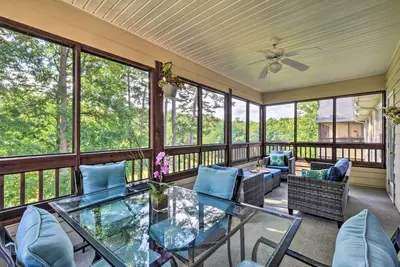 Image de Sunny Clayton Condo on Kingwood Golf Course!