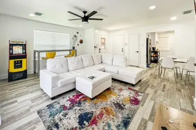 Image de 3 Minutes to Downtown and Medical Center 3bd/2ba, Spacious Backyard, Free Parking