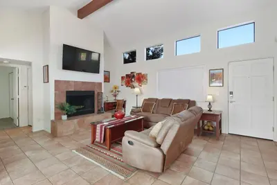 Image de 2 bedroom 2 bath separate floor plan, great location, uniquely Southwest.