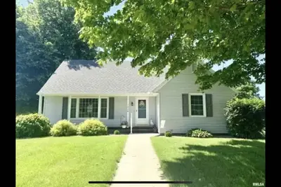 Image de Quiet family sized retreat surrounded by farm but in town.