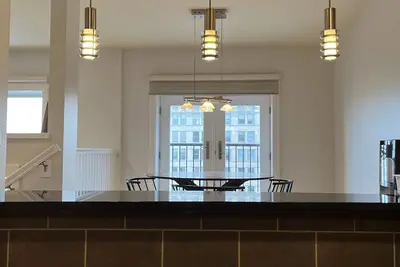 Image de Lovely Downtown 1-Bedroom Condo