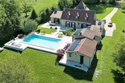 Image de Villa Fauvel en Dordogne -Standing 10 personnes - piscine privée 6X12m