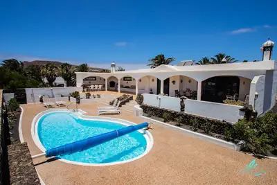 Canarian style, 3 Bed, Villa Close to beaches